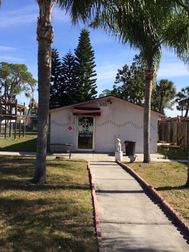 Vicky's Pet Boutique Image