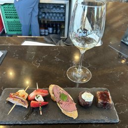 Food pairings for our flight of 5 wines.