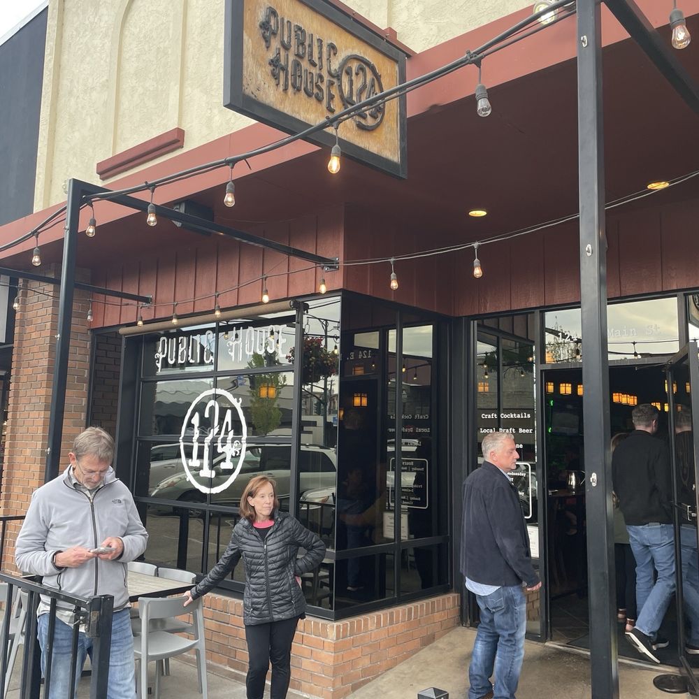 Public House 124 - Outside - Diners Near Me - Walla Walla, Washington