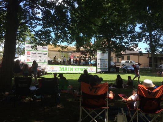 Musicians Corner by null