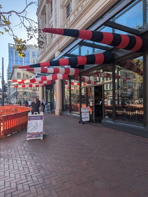 The Red Tail Beer & Wine Bar by null