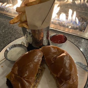 Craft House At Corque - Black Tie Burger customized - New American Near Me - Solvang, California Craft House At Corque - Black Tie Burger customized - New American Near Me - Solvang, California