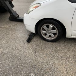 Phil Thweatt Wrecker Service - my flat tire :(