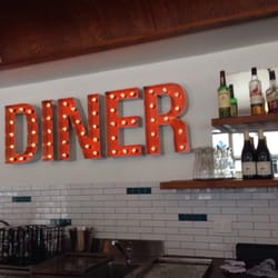 Belles Hot Chicken - Diner with a full bar