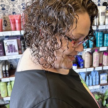 The Parlor Aveda - Curly cut - Hair Salons Near Me - Las Vegas, Nevada The Parlor Aveda - Curly cut - Hair Salons Near Me - Las Vegas, Nevada