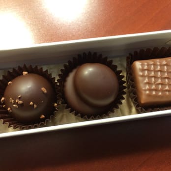 Fran's Chocolates - Dark chocolate truffle, macadamia truffle, hazelnut crunch - Candy Stores Near Me - Bellevue, Washington Fran's Chocolates - Dark chocolate truffle, macadamia truffle, hazelnut crunch - Candy Stores Near Me - Bellevue, Washington