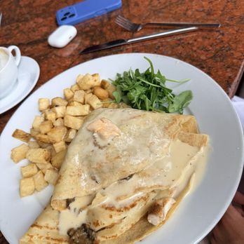 Si Bon - Crêpe with Chicken and Mushrooms - Belgian Near Me - Rancho Mirage, California Si Bon - Crêpe with Chicken and Mushrooms - Belgian Near Me - Rancho Mirage, California