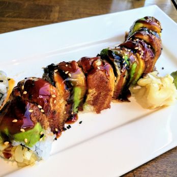 Umai - Dragon - Shrimp Tempura, Cucumber, Eel & Avocado - Japanese Near Me - Chicago, Illinois