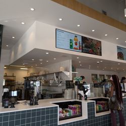 sweetgreen - Healthy Salads, Wraps, and Bowls - Ordering Counter