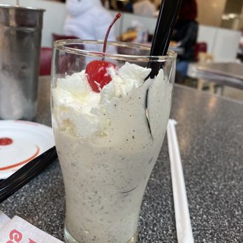 Johnny Rockets - Oreo milkshake - Burgers Near Me - Atlanta, Georgia Johnny Rockets - Oreo milkshake - Burgers Near Me - Atlanta, Georgia