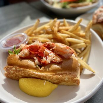 The Lobster Bar - Capn Daves Hot Lobster roll - Seafood Near Me - Newport, Rhode Island The Lobster Bar - Capn Daves Hot Lobster roll - Seafood Near Me - Newport, Rhode Island