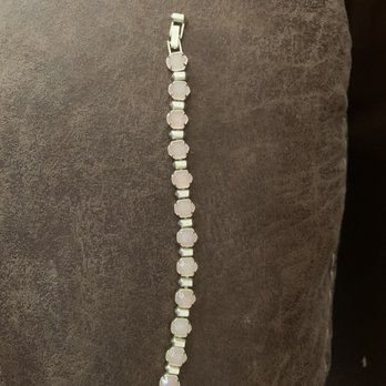 Kendra Scott - Broken clasp - Accessories Near Me - Austin, Texas Kendra Scott - Broken clasp - Accessories Near Me - Austin, Texas