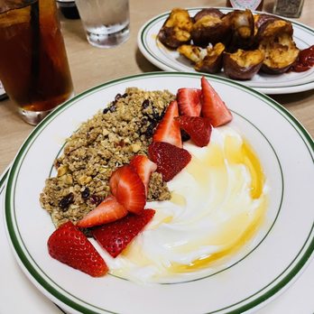 Dilly Diner - House made granola, yogurt, and berries with a side of house potatoes - Sandwiches Near Me - Tulsa, Oklahoma Dilly Diner - House made granola, yogurt, and berries with a side of house potatoes - Sandwiches Near Me - Tulsa, Oklahoma