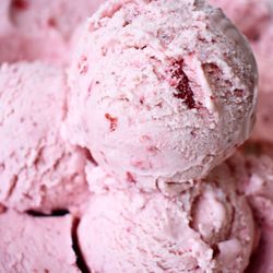 Cookies with an Accent - Strawberry Cheesecake Ice Cream