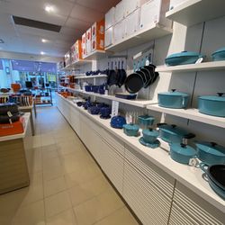 Le Creuset Outlet Store - Cast iron