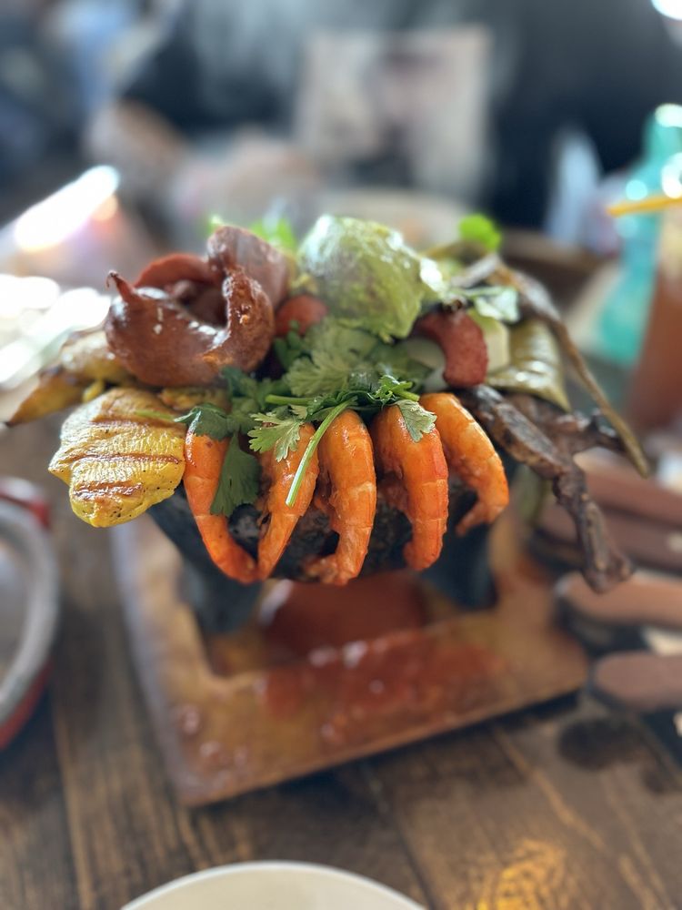 Social spots from Cevicheria El Diamante