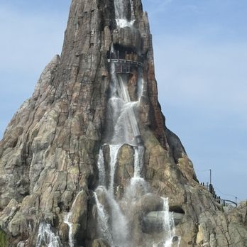 Universal's Volcano Bay - Water Parks Near Me - Orlando, Florida