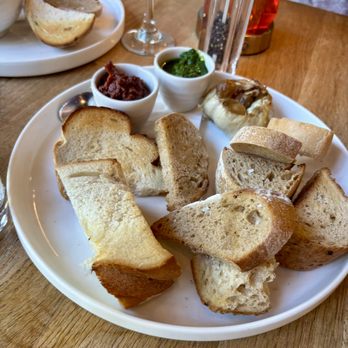 The Baraset Barn - bread - Pubs Near Me - Stratford Upon Avon, WAR