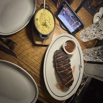 Moe's - 14oz USDA Prime New York Strip - Steakhouses Near Me - San Diego, California