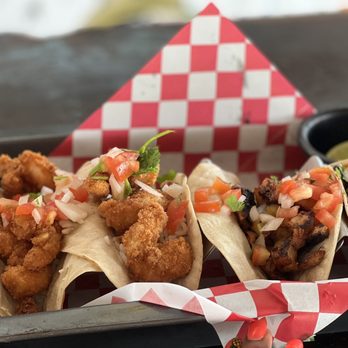 Don’s Tacos and Burritos - Shrimp and Al pastor tacos - Tacos Near Me - Cancún, ROO