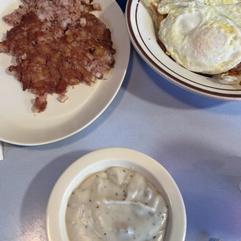 Trackside Cafe - Breakfast bowl w/ side of gravy, and corn beef hash - Diners Near Me - Flushing, Michigan