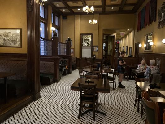 Nicholson's Fine Food & Whiskey by null