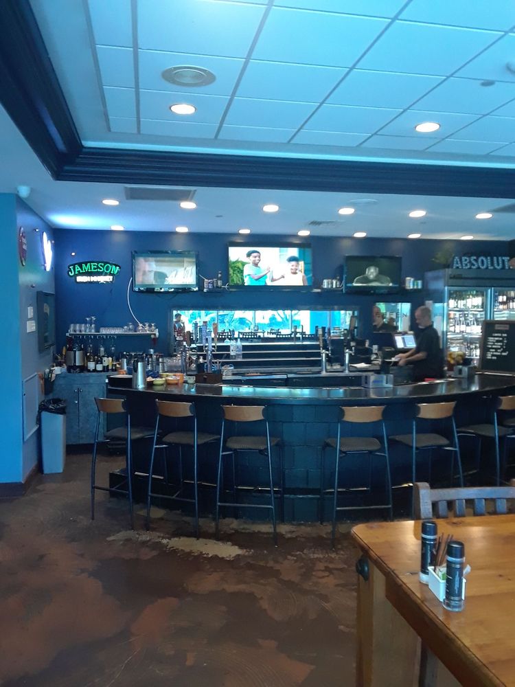 WATERWORKS BAR AND GRILL CLOSED Updated August 2024 17 Photos