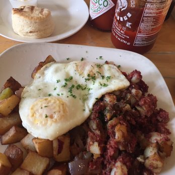 Creekside Cafe - Corned Beef Hash, potatoes & sunny side eggs - Breakfast & Brunch Near Me - Sonoma, California Creekside Cafe - Corned Beef Hash, potatoes & sunny side eggs - Breakfast & Brunch Near Me - Sonoma, California