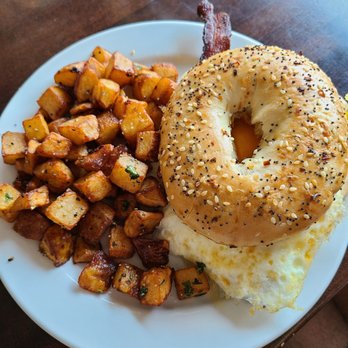 Upland Brewing - College Ave - Egg Sandwich - Breweries Near Me - Indianapolis, Indiana Upland Brewing - College Ave - Egg Sandwich - Breweries Near Me - Indianapolis, Indiana