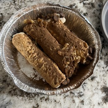 Pizzeria Pezzo - Walnut and Chocolate chip Cannolis. Also outrageously good - Pizza Near Me - Woodbury, Minnesota Pizzeria Pezzo - Walnut and Chocolate chip Cannolis. Also outrageously good - Pizza Near Me - Woodbury, Minnesota
