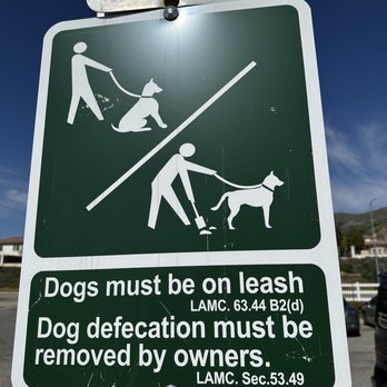 Holleigh Bernson Memorial Park - Dogs must be ON LEASH - Parks Near Me - Los Angeles, California