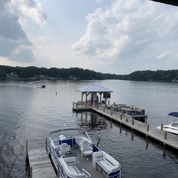 Shady Shack Grill & Flip Flops Bar - boats docked at a dock - New American Near Me - Bracey, Virginia
