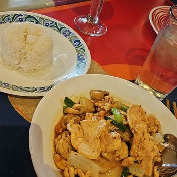 Thai Diner - R12. Cashew Chicken - Thai Near Me - Richmond, Virginia