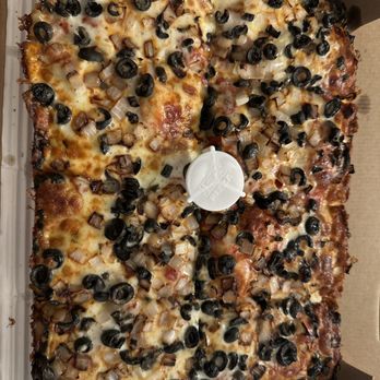 Jet's Pizza - Olive & Onion Detroit Style Pizza (Well Done) - Pizza Near Me - Flower Mound, Texas