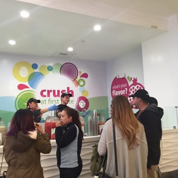 Green Crush - People standing everywhere and sampling - Juice Bars & Smoothies Near Me - Glendale, California