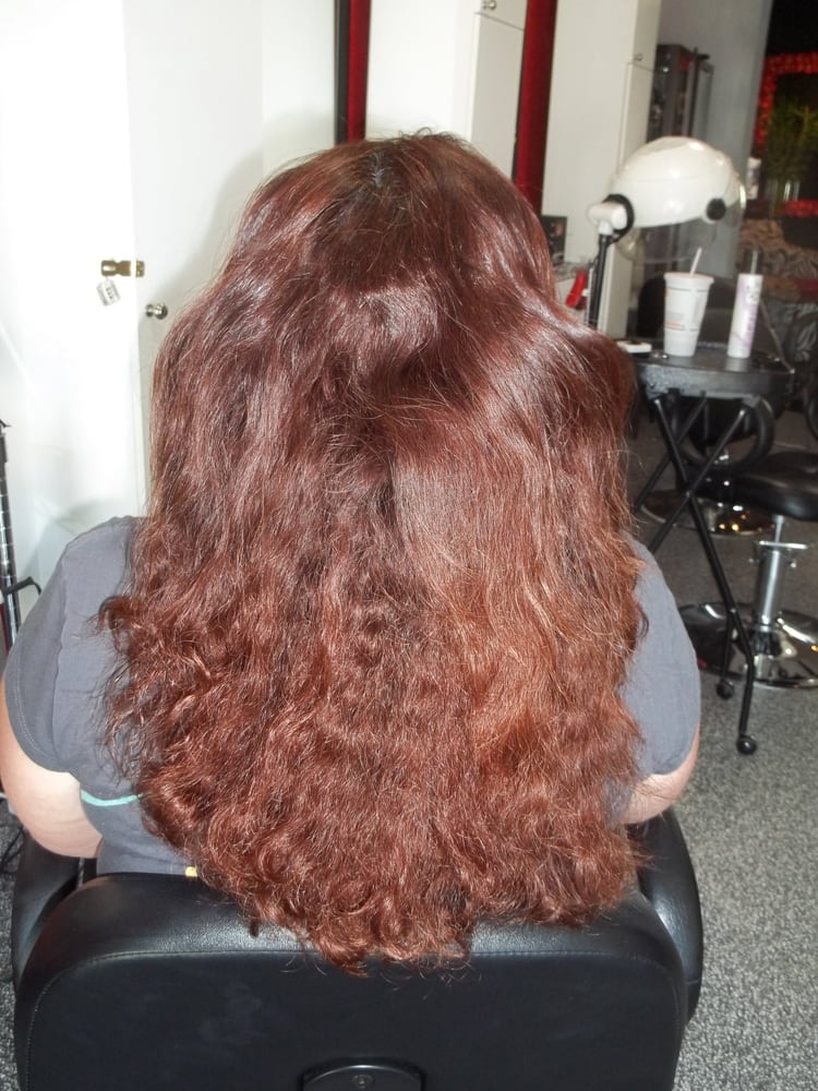Avanti Salon Logo