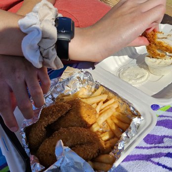 Moby Dick Restaurant - Chicken strips were plentiful with this order. - American Near Me - Santa Barbara, California