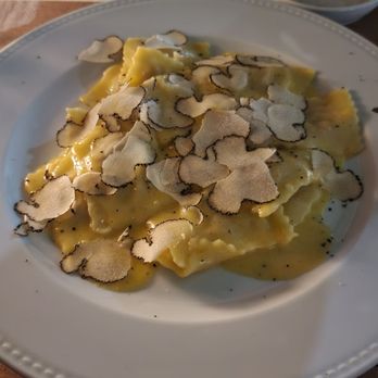 IL Mercato - Ravioli with pumpkin and truffles delicious and light - Italian Near Me - Lisbon, 11