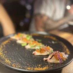Gyu Plus - Hamachi sashimi