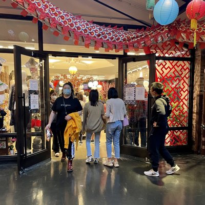 Pearl River Mart at Chelsea Market by null