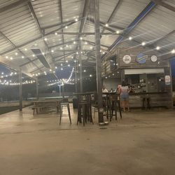 The Railhouse - Outside covered bar/pavillion