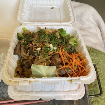 Thai Elephant - Drunken Noodles with Beef - Thai Near Me - Kennewick, Washington Thai Elephant - Drunken Noodles with Beef - Thai Near Me - Kennewick, Washington