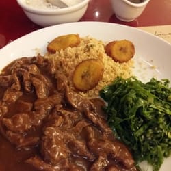 Felice Terrazza - Sugestão do Chefe - tiras de filé mignon ao molho escuro, arroz, farofa, feijão preto, couve e banana frita