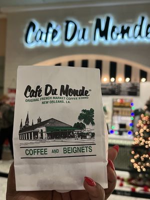 Cafe Du Monde by null