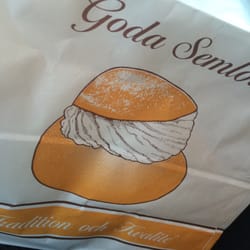 Björkeby Hembageri - Wienersemla i påsen. Perfekt välsmakande upplevelse för 27 svenska riksdaler.