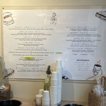 Fontys Deli Dukaan - Sandwiches Near Me - New York, New York