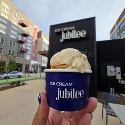 Ice Cream Jubilee - Banana caramel bourbon