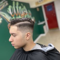 Kelly’s Custom Cuts - Haircut