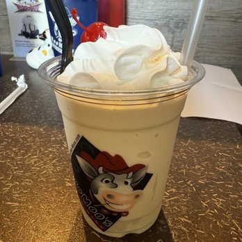 Moo Moo's Burger Barn - Kids Vanilla Milkshake - Burgers Near Me - Rocklin, California