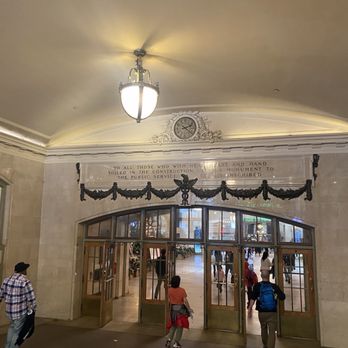 Grand Central Terminal - Entrance to Grand Central - Landmarks & Historical Buildings Near Me - New York, New York Grand Central Terminal - Entrance to Grand Central - Landmarks & Historical Buildings Near Me - New York, New York